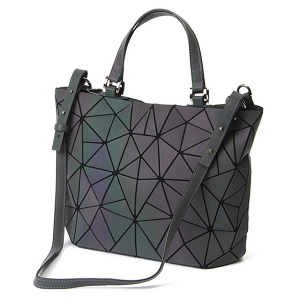 Handbags - HOT ITEM ALERT💋!!  Geometric Luminous Purses